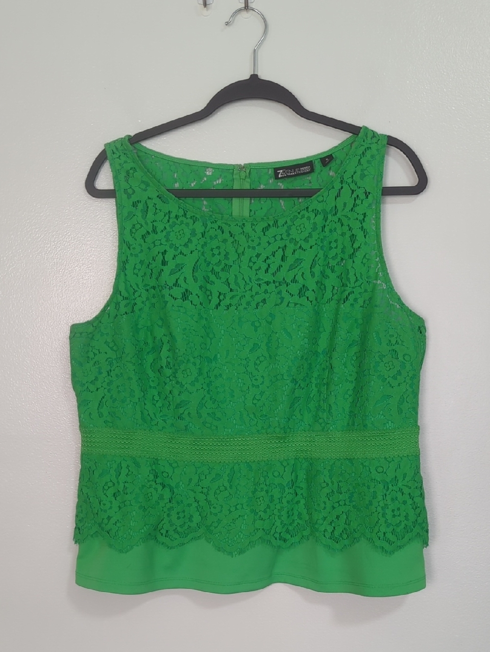 NY & Co. 7th Ave Kelly Green Sleeveless Floral Lace Peplum Blouse Size XL‎